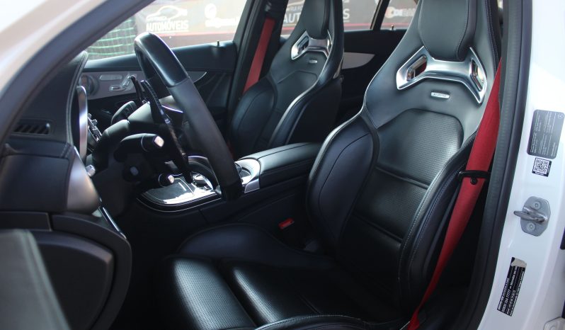 Mercedes C63 AMG completo