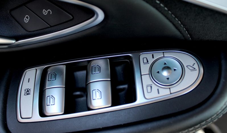 Mercedes C63 AMG completo