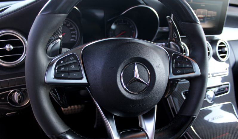 Mercedes C63 AMG completo