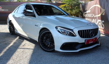 Mercedes C63 AMG completo