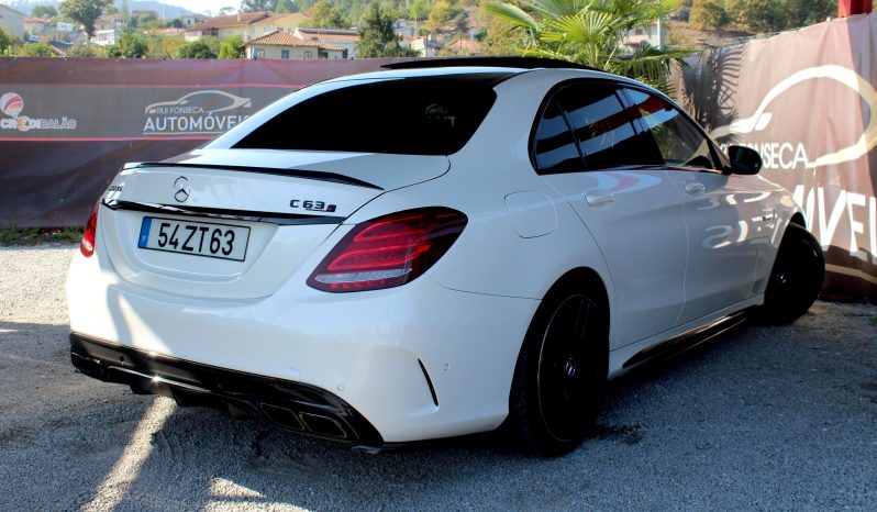 Mercedes C63 AMG completo