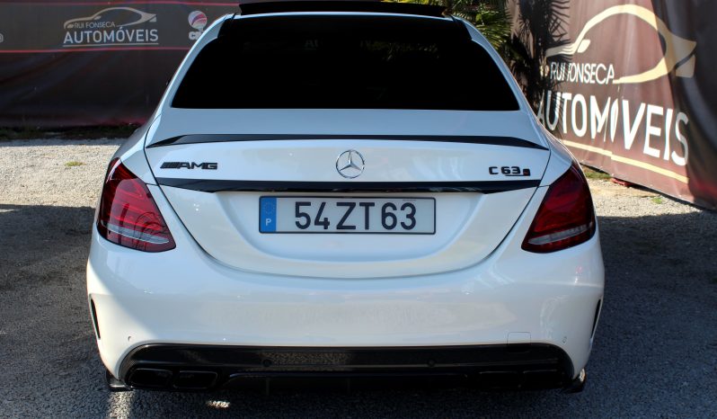 Mercedes C63 AMG completo