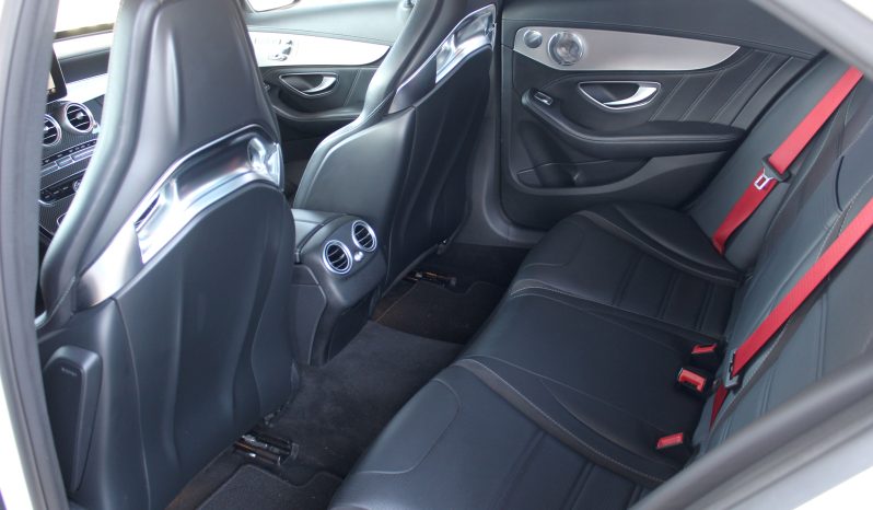 Mercedes C63 AMG completo