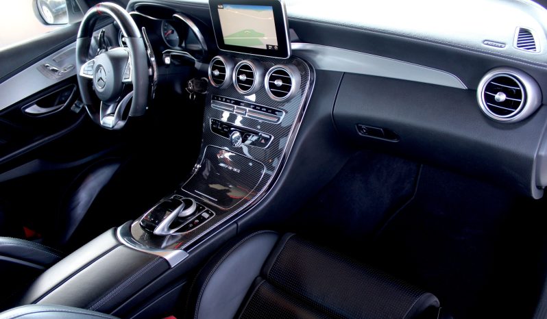 Mercedes C63 AMG completo