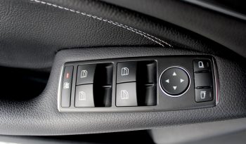 Mercedes CLA 180 completo