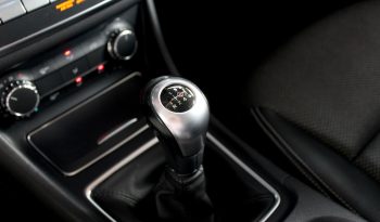 Mercedes CLA 180 completo