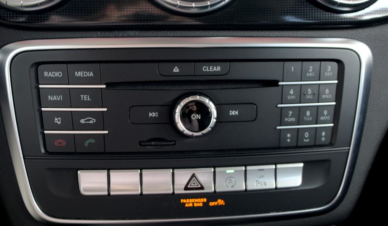 Mercedes CLA 180 completo