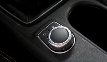 Mercedes CLA 180 completo