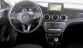 Mercedes CLA 180 completo