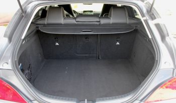 Mercedes CLA 180 completo