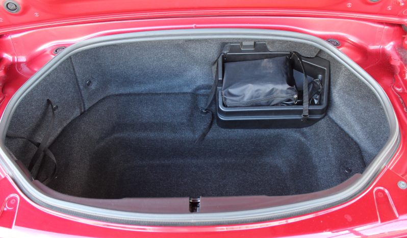 Mazda MX-5 completo