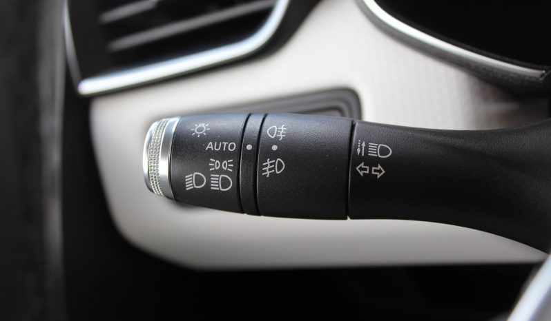 Renault Clio E-Tech Hibrid completo