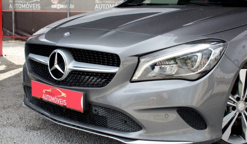 Mercedes CLA 180 completo