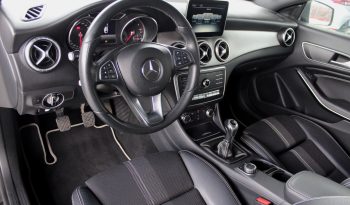 Mercedes CLA 180 completo