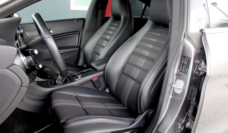 Mercedes CLA 180 completo