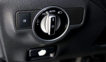 Mercedes CLA 180 completo