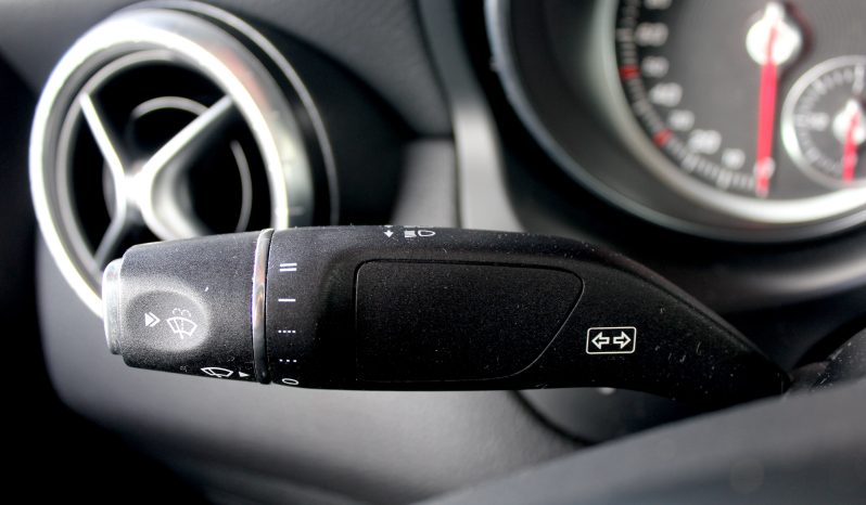 Mercedes CLA 180 completo