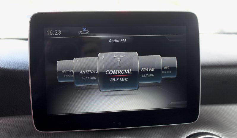 Mercedes CLA 180 completo