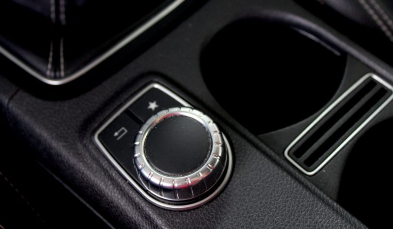 Mercedes CLA 180 completo