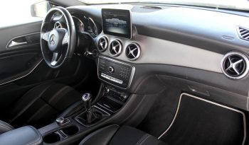 Mercedes CLA 180 completo