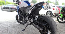 BMW F 900 R