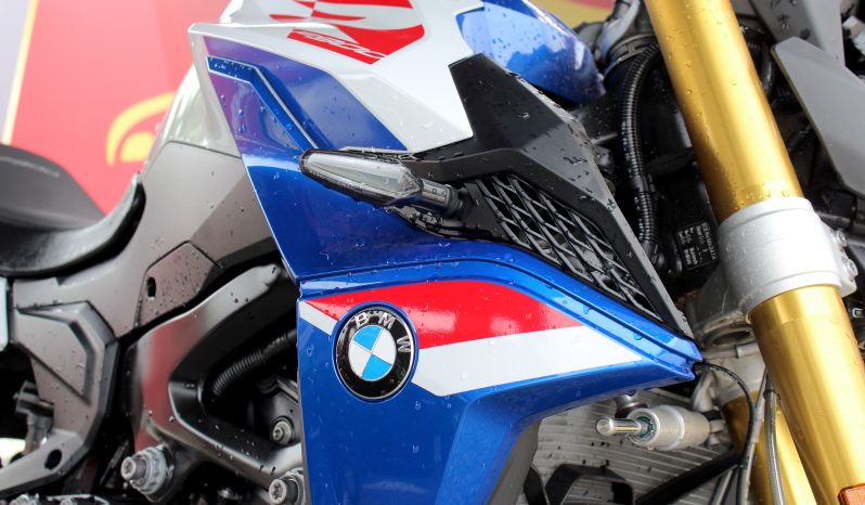 BMW F 900 R completo