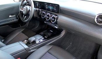 Mercedes CLA 180 completo