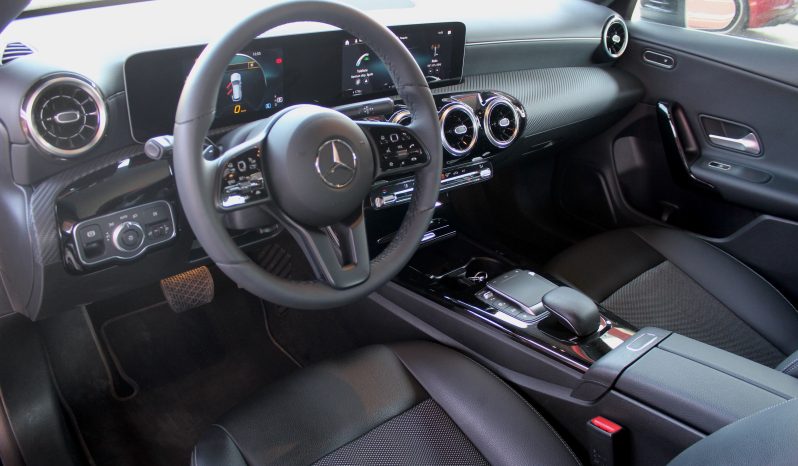 Mercedes CLA 180 completo