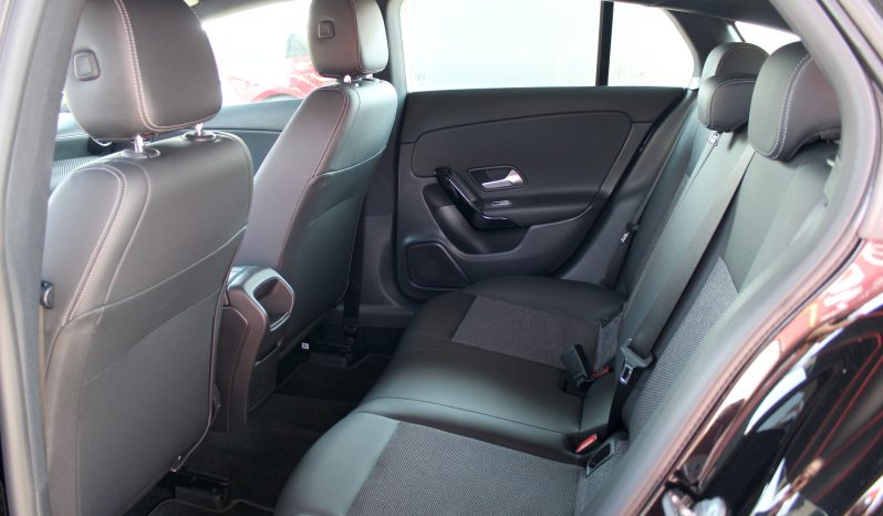 Mercedes CLA 180 completo