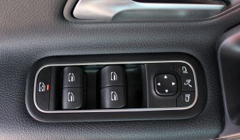 Mercedes CLA 180 completo