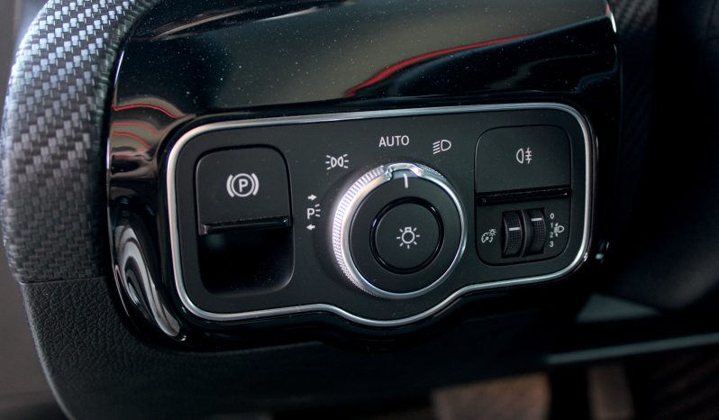 Mercedes CLA 180 completo