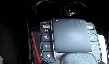 Mercedes CLA 180 completo