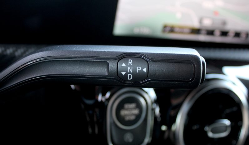 Mercedes CLA 180 completo