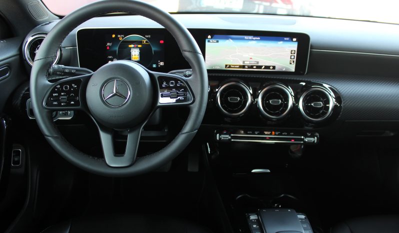 Mercedes CLA 180 completo