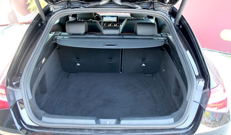 Mercedes CLA 180 completo
