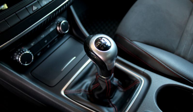 Mercedes A 180 AMG Line completo