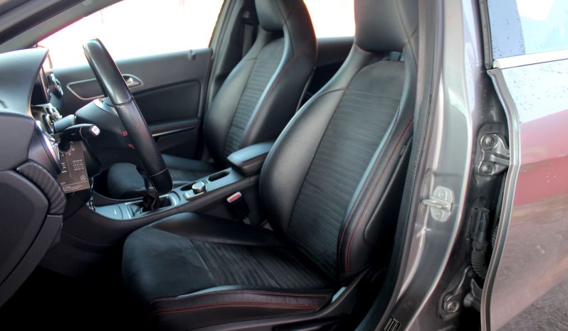 Mercedes A 180 AMG Line completo
