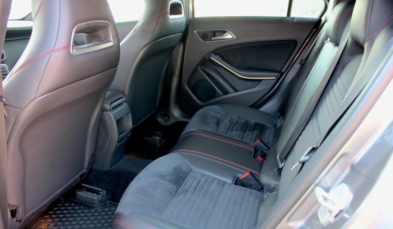 Mercedes A 180 AMG Line completo
