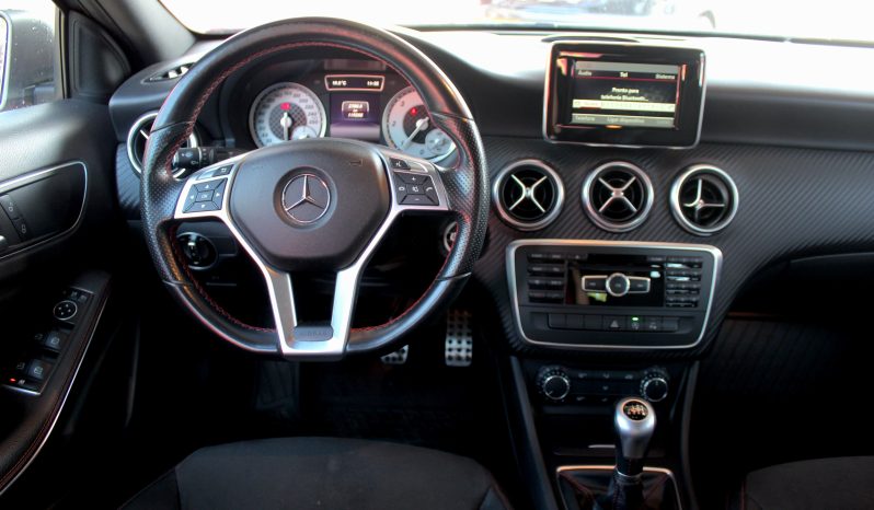 Mercedes A 180 AMG Line completo