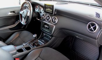 Mercedes A 180 AMG Line completo