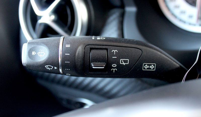 Mercedes A 180 AMG Line completo
