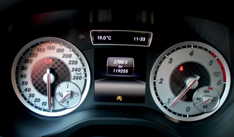 Mercedes A 180 AMG Line completo