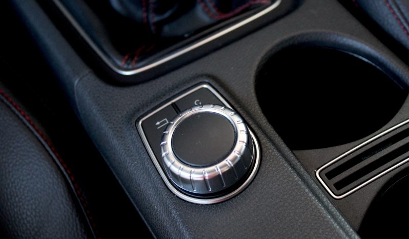 Mercedes A 180 AMG Line completo