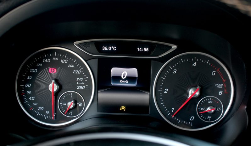 Mercedes A180 completo