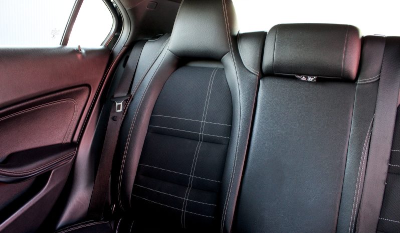 Mercedes A180 completo