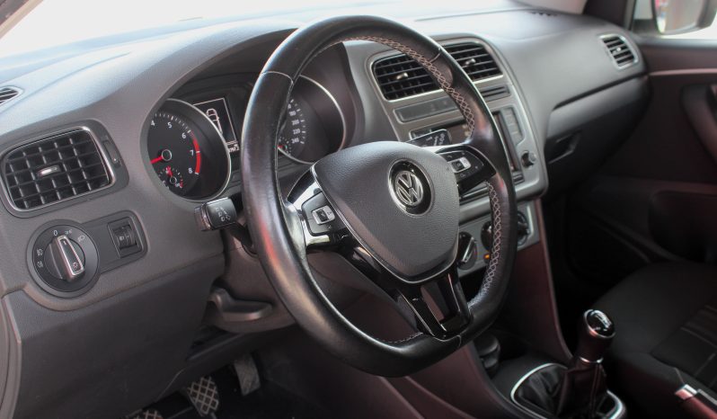 VW Polo completo