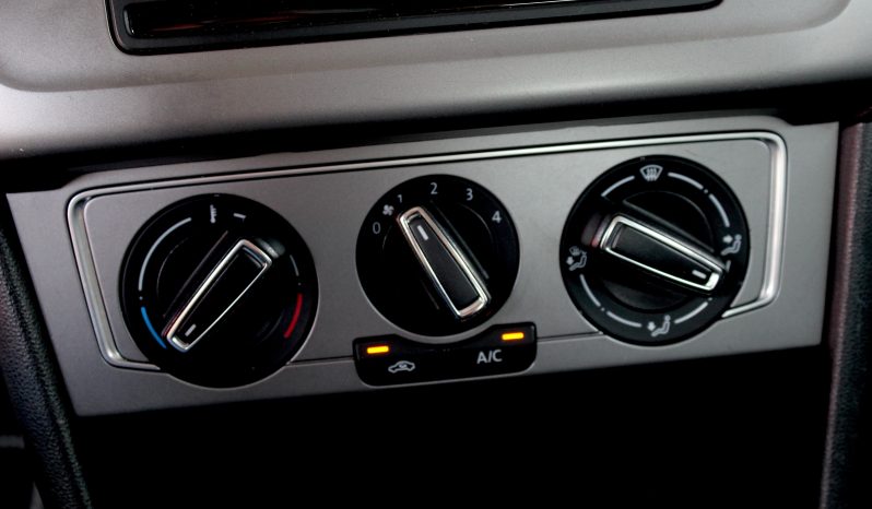 VW Polo completo