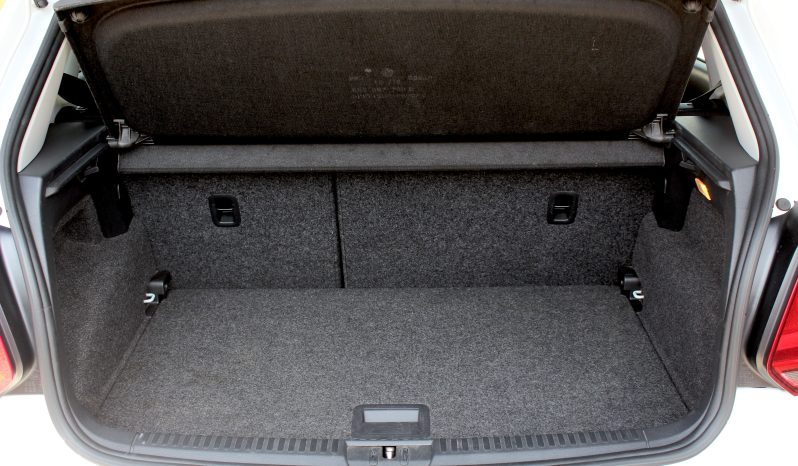 VW Polo completo