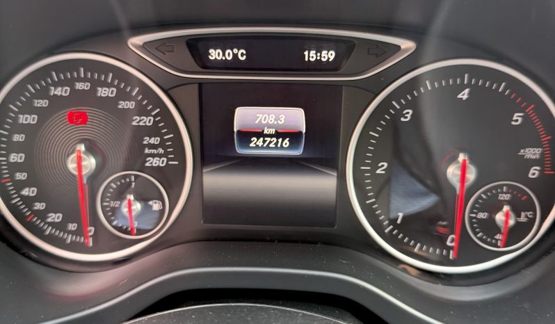 Mercedes A180 completo