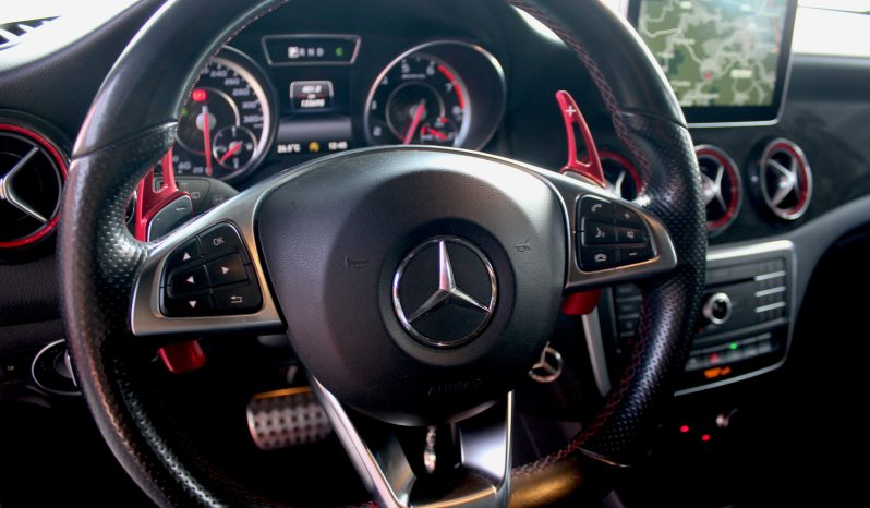 Mercedes CLA 45 AMG completo
